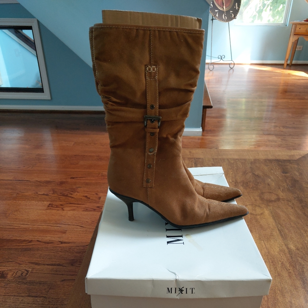 Size 8 brown dress boots